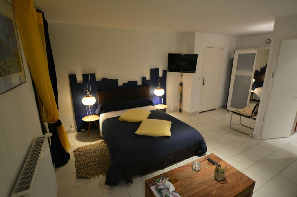 Maison D'Hotes Les Coudreaux 루얼말메이슨 외부 사진